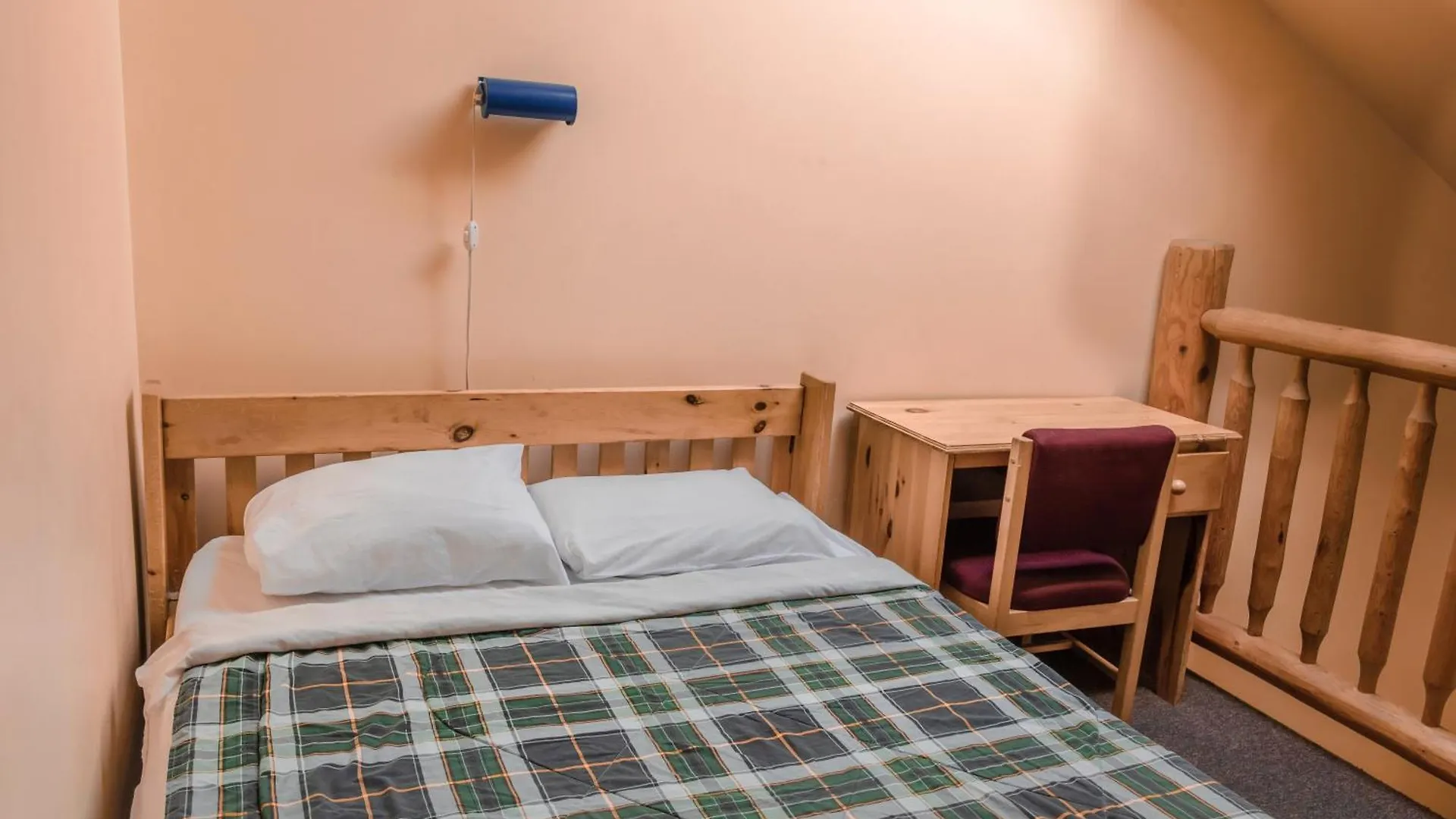 Hi Banff Alpine Centre - Hostel