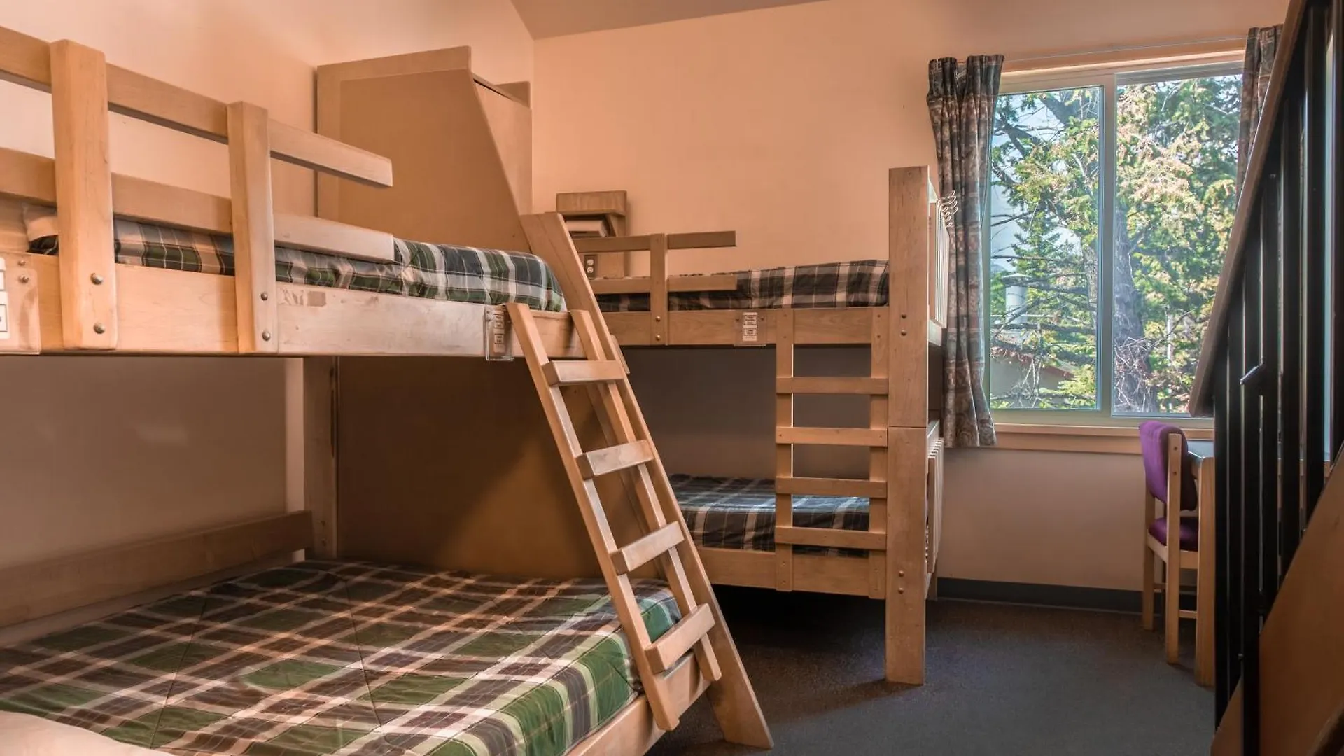 Hi Banff Alpine Centre - Hostel